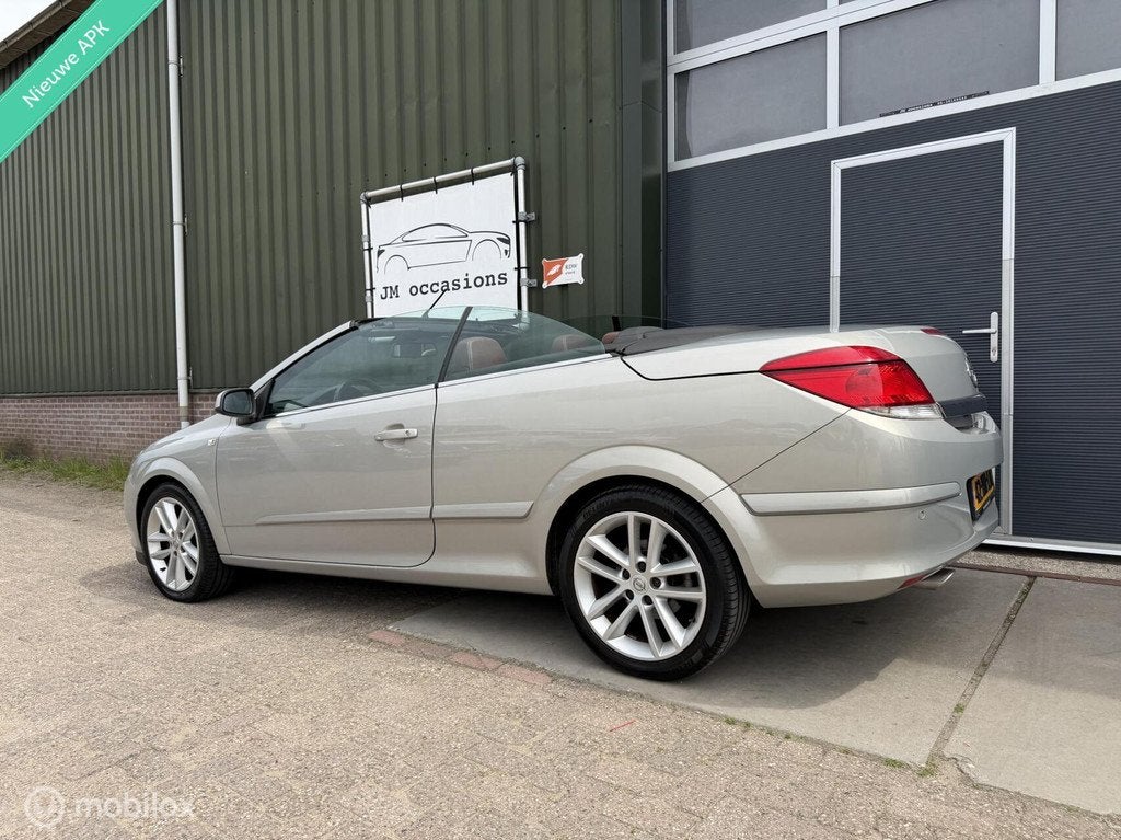 Opel Astra TwinTop 1.8 Temptation|Airco|Leder|Bluetooth|PDC|, Gebruikt, 4 cilinders, Cabriolet, 4 stoelen