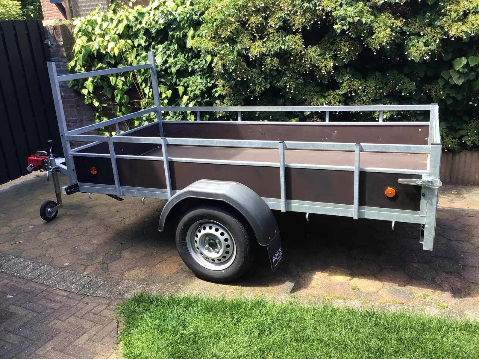 Aanhanger 260x130 cm, 1000 kg as, 1 jaar oud, incl. extra's, Ophalen, Zo goed als nieuw