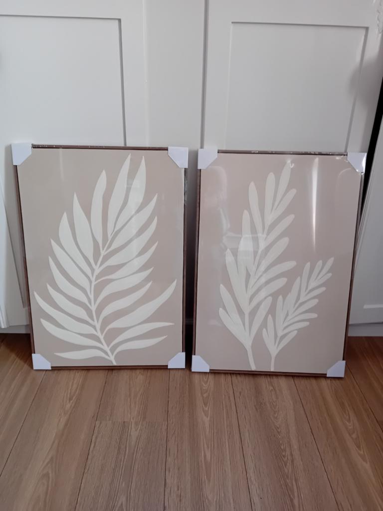 2 schilderen met mooie stoffen print. Beige/creme. Nieuw !, Ophalen of Verzenden, Nieuw, Minder dan 50 cm, Schilderij