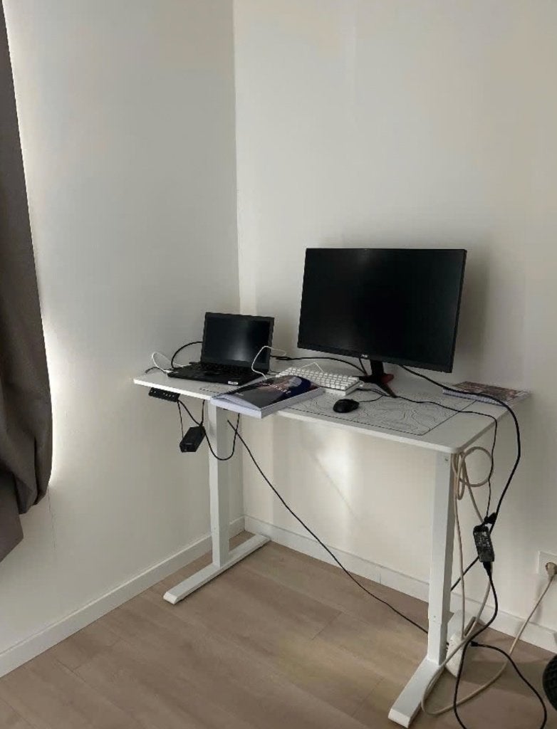 Electric desk, Ophalen, Elektrisch, 60 cm, Zo goed als nieuw