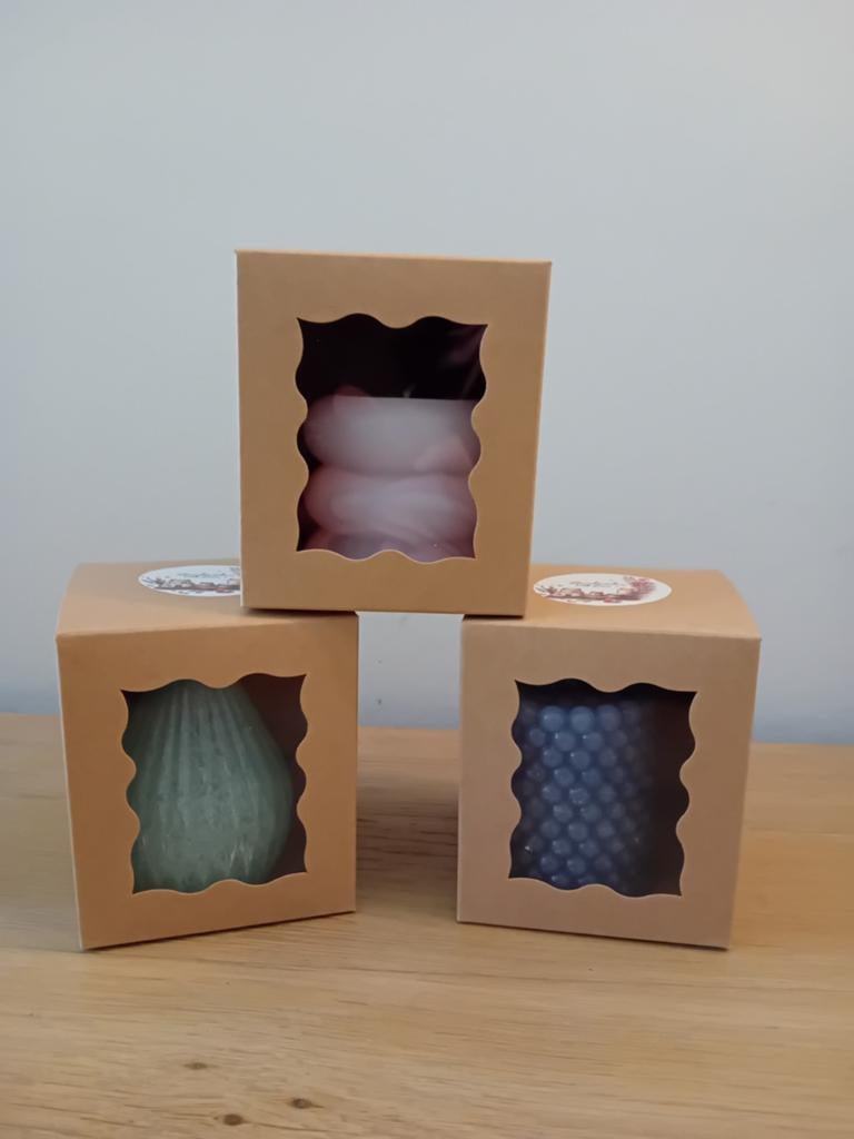 Partij van 40 handgemaakte kaarsen in geschenkdoosjes, Huis en Inrichting, Woonaccessoires | Kandelaars en Kaarsen, Ophalen of Verzenden