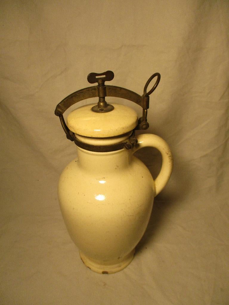 antiek pot met koperen sluiting Waechtersbach, Ophalen of Verzenden
