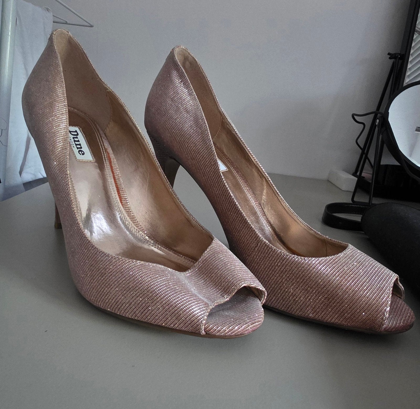 Dune peeptoe roze glitter pump maat 41, Pumps, Ophalen of Verzenden, Zo goed als nieuw, Dune