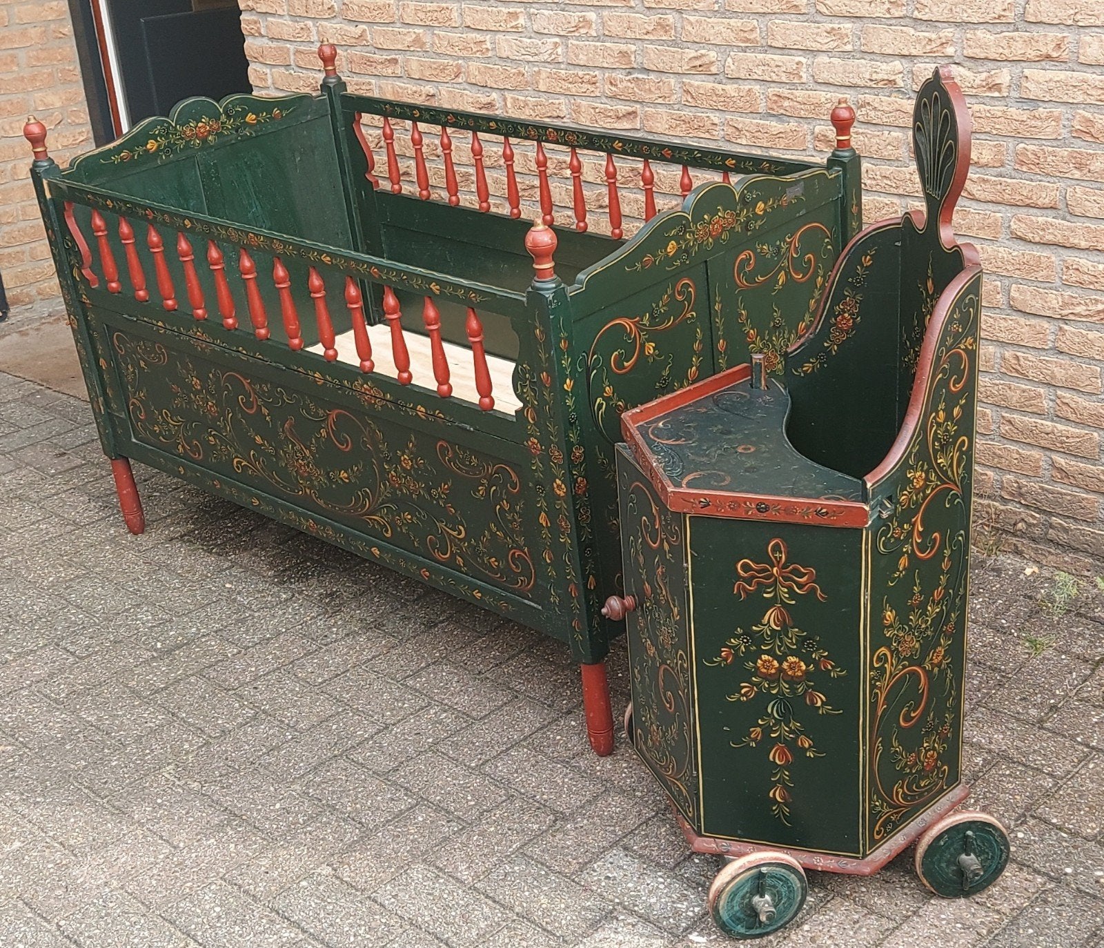Ledikant en Kinderstoel  Hindelopen, Ophalen