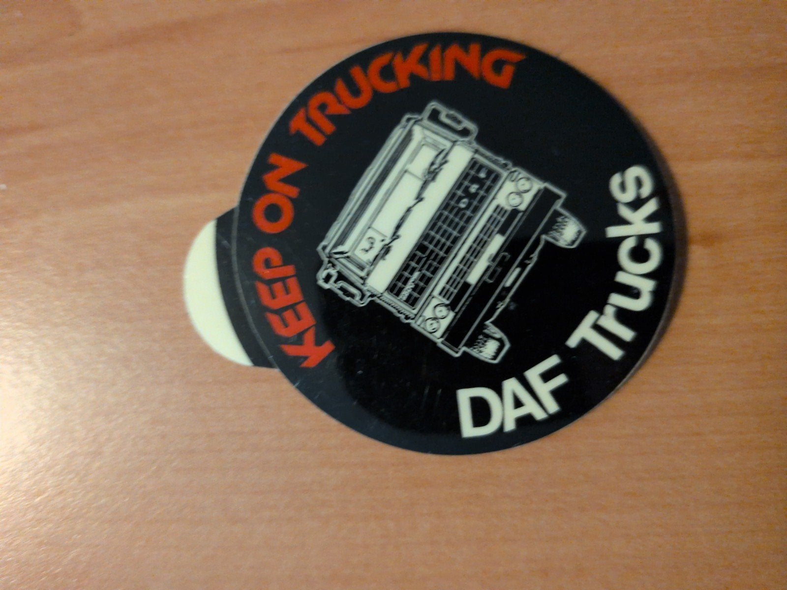 DAF Trucks 'Keep on Trucking' Sticker, Auto diversen, Autostickers, Ophalen of Verzenden
