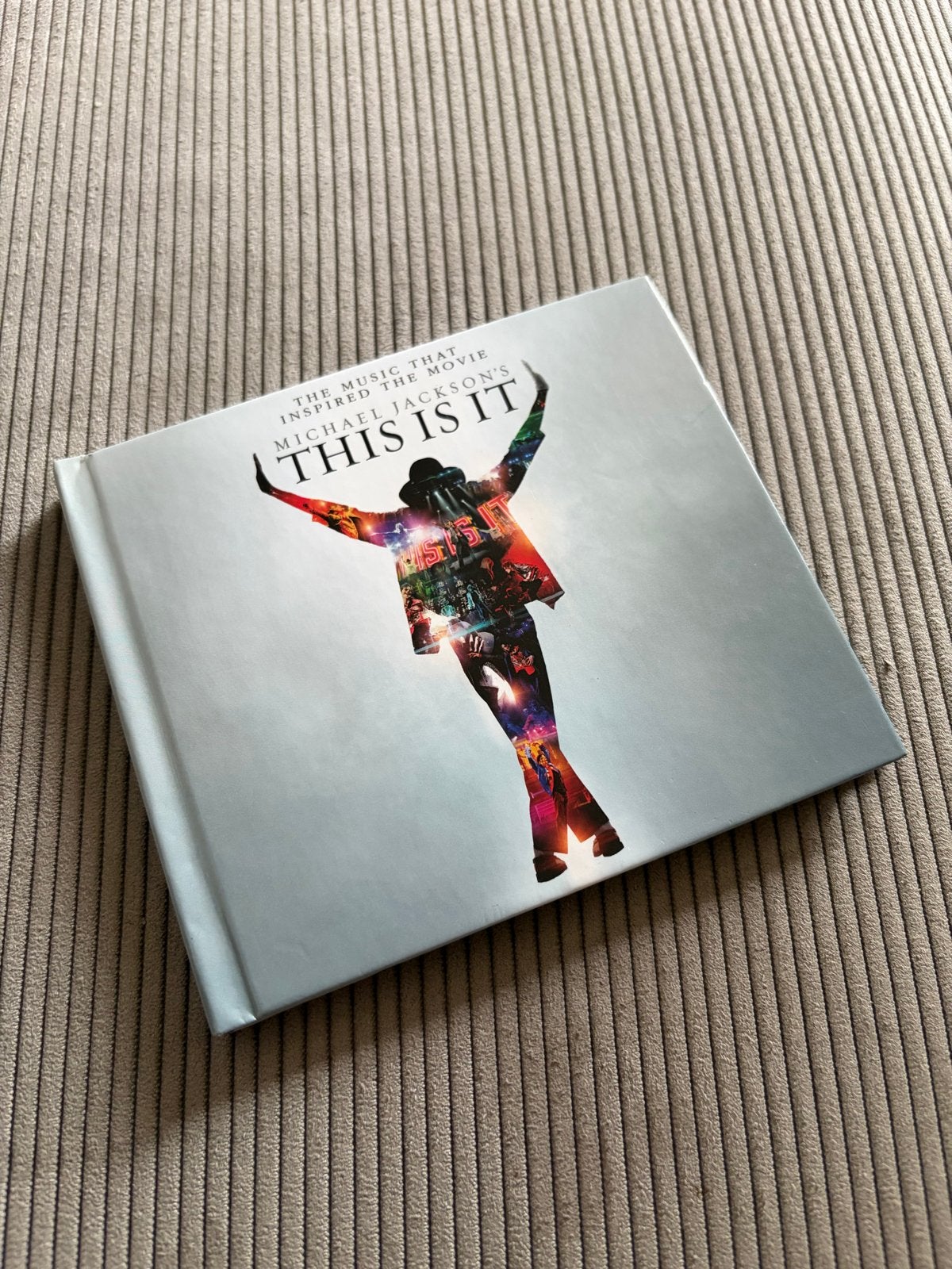 Michael Jackson - This Is It CD (2009), Cd's en Dvd's, Cd's | Pop, Pop, Ophalen of Verzenden, Zo goed als nieuw, Inclusief boekje