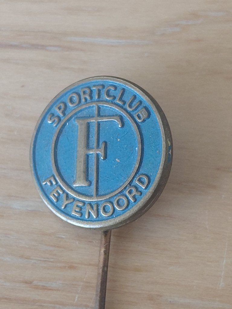 Speld Sportclub Feyenoord uit de jaren 60., Ophalen of Verzenden, Zo goed als nieuw, Transport, Speldje of Pin