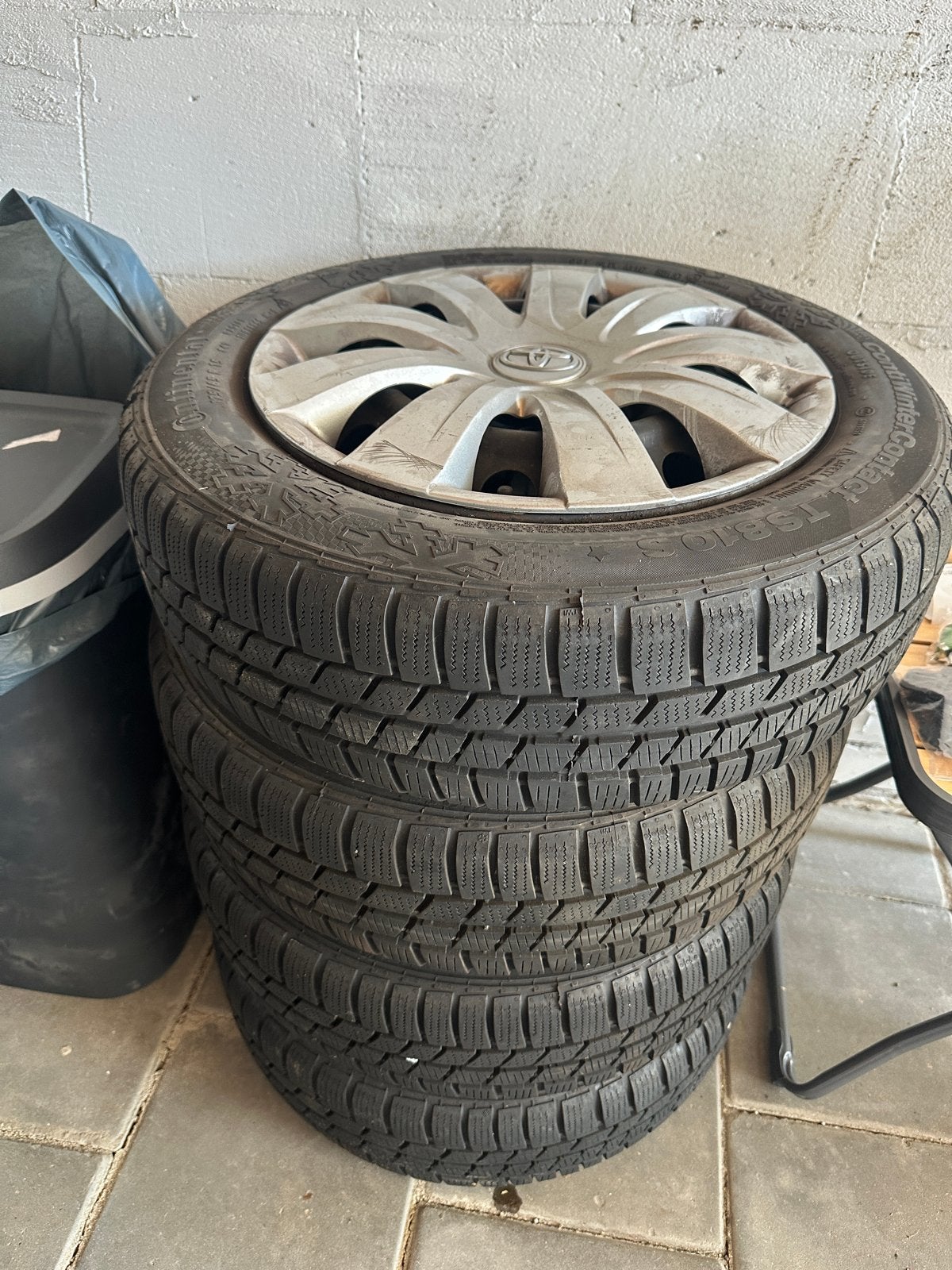 Originele Toyota velgen 15 inch 175/65R15 incl. wieldoppen, Ophalen of Verzenden, Gebruikt