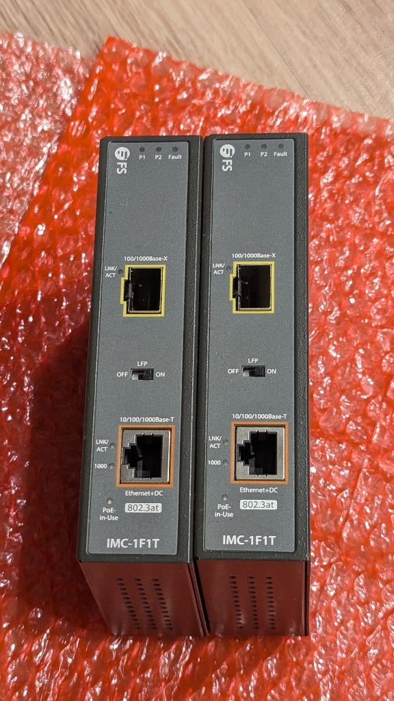 Set FS IMC-1F1T (2 stuks) media converter RJ45 - SFP POE, Computers en Software, Netwerk switches, Ophalen of Verzenden