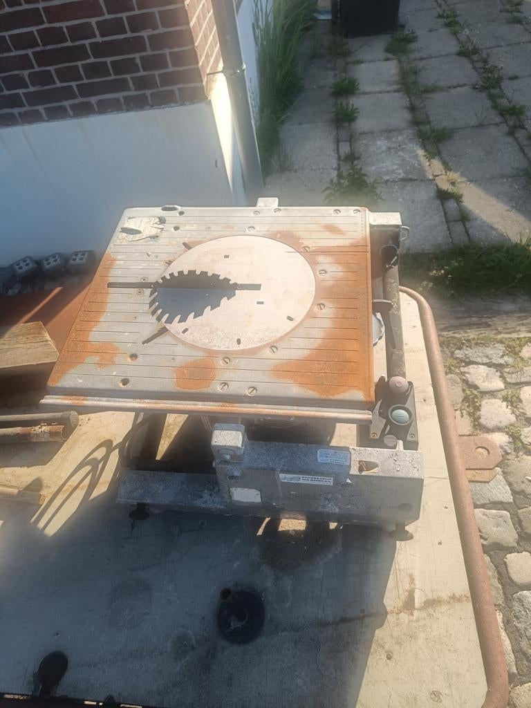 Gebruikte Elu Cirkel zaagtafel / afkortzaag, Doe-het-zelf en Verbouw, Gereedschap | Zaagmachines, Ophalen, Gebruikt, Cirkelzaag