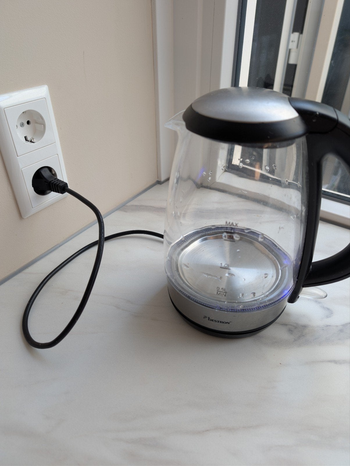 Bestron waterkoker met LED verlichting - 1.7L, Witgoed en Apparatuur, Waterkokers, 1 tot 2 liter, Ophalen