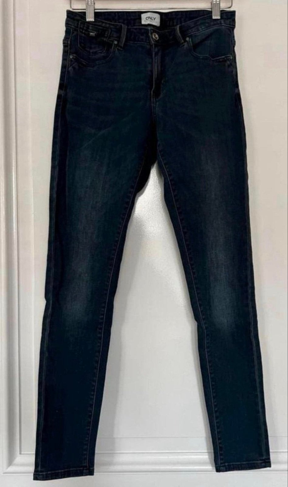 Only Carmen skinny jeans donkerblauw met stretch W28/L32, Kleding | Dames, Ophalen of Verzenden, Zo goed als nieuw, Blauw, W28 - W29 (confectie 36)