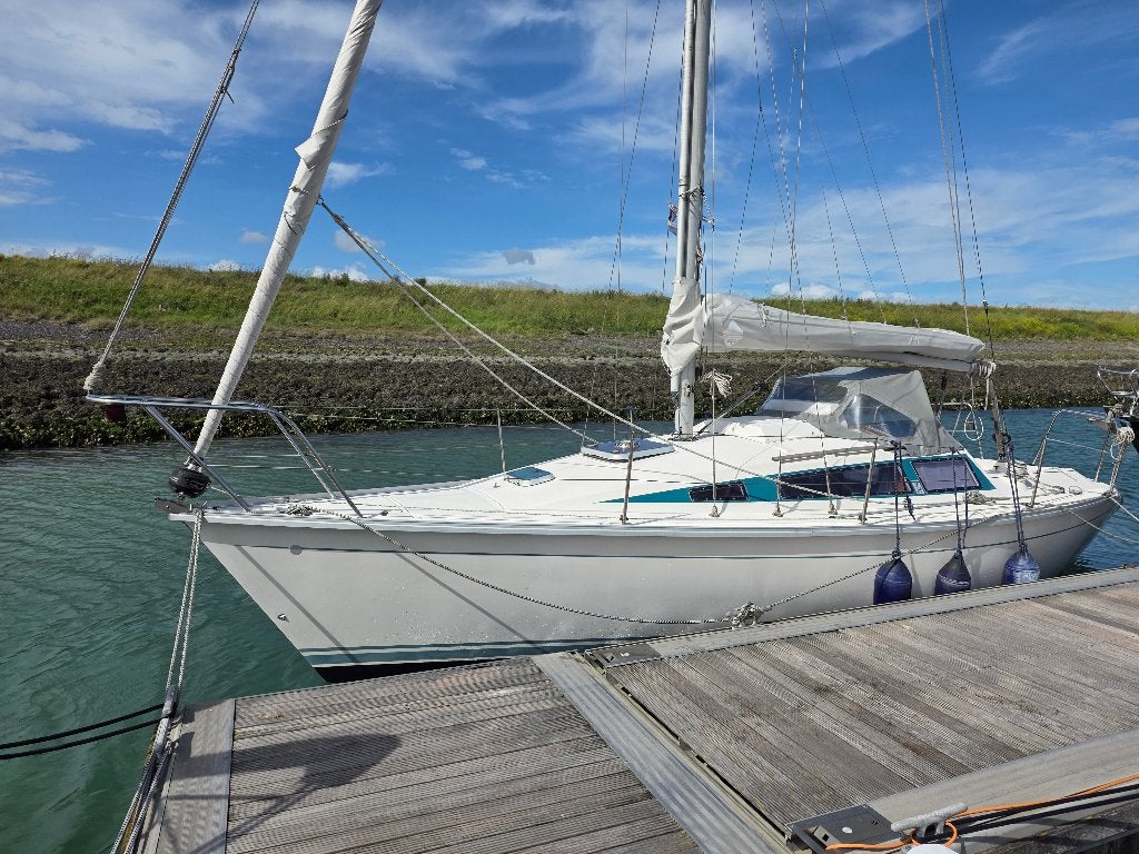 Dufour Mezzo 28 –  Motor 2023 (80 draaiuren), Watersport en Boten, 16 pk, 9 m, Binnenboordmotor, 1.80 meter