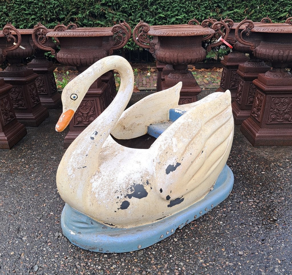 Echte oude Zwaan van een draaimolen / speeltuin een oud item, Ophalen
