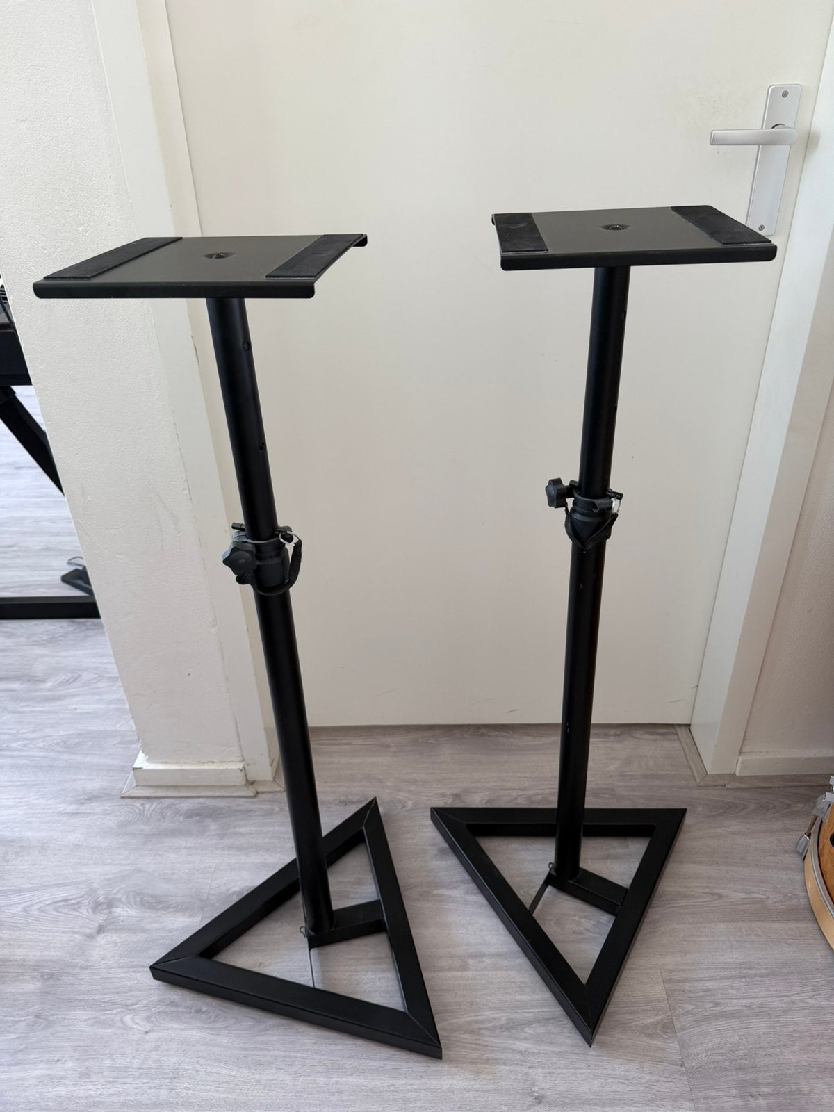 Twee monitor statieven, Muziek en Instrumenten, Standaards, Ophalen of Verzenden, Zo goed als nieuw, Muziekstandaard, Overige instrumenten