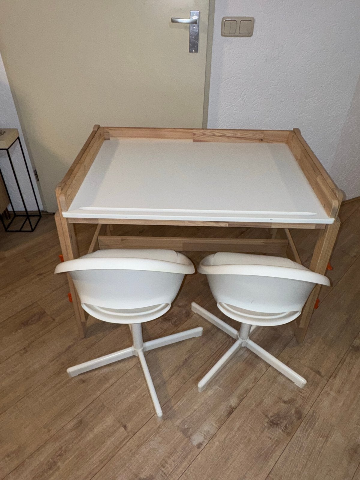 2x IKEA LOBERGET / SIBBEN kinder bureaustoel wit, Kinderen en Baby's, Kinderkamer | Tafels en Stoelen, Ophalen, Gebruikt, Stoel(en)