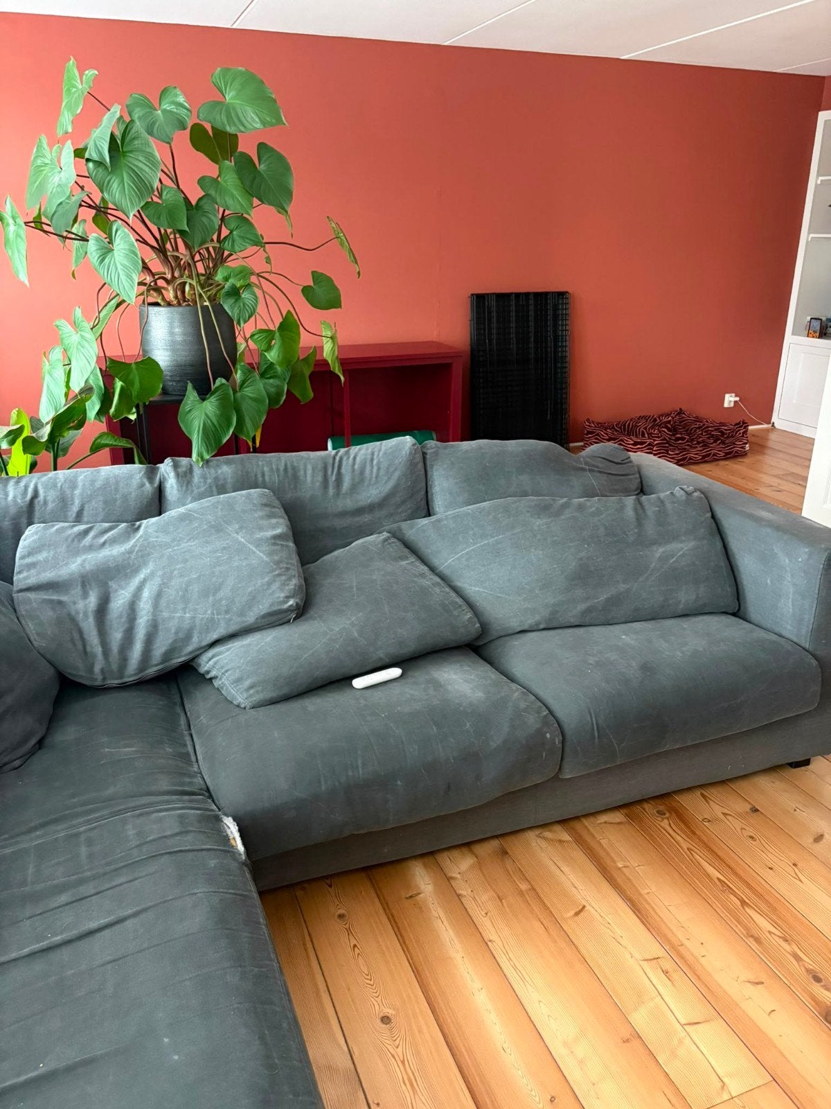 Gratis af te halen: Ruime hoekbank (286x106 cm), Huis en Inrichting, Banken | Bankstellen, 250 tot 300 cm, Gebruikt, 100 tot 125 cm