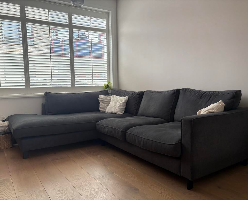 Moderne hoekbank Gigi van Room108 - Zo goed als nieuw, Huis en Inrichting, Banken | Bankstellen, Ophalen, 250 tot 300 cm, 100 tot 125 cm