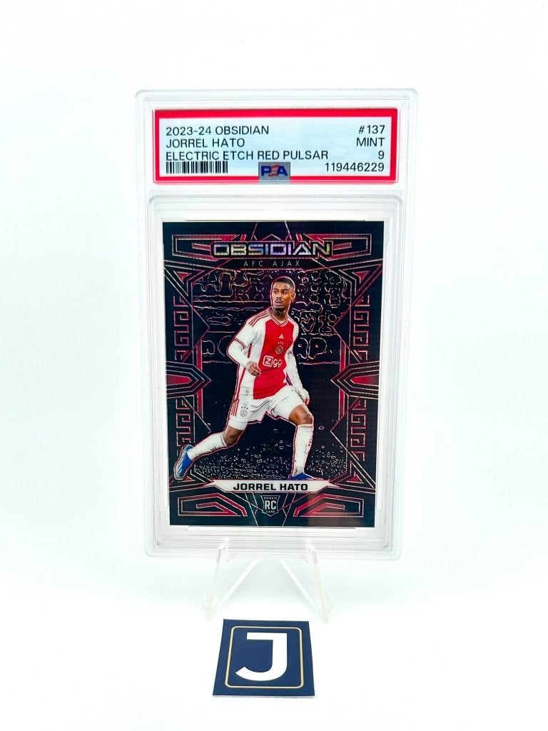 Jorrel Hato /49 Rookie PSA 9 Panini Obsidian Red Pulsar Ajax, Ophalen of Verzenden, Zo goed als nieuw, Plaatje
