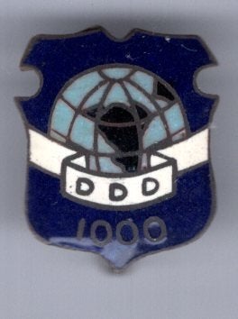 DDD 1000 blauw email op koper wereldbol broche ( D_246), Verzamelen, Ophalen of Verzenden, Zo goed als nieuw, Stad of Land, Speldje of Pin