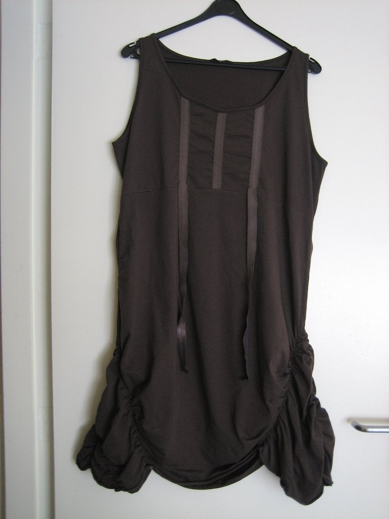 Zeer aparte speelse taupe tuniek-jurk RIMINI XL snazzeys, Bruin, Verzenden, Rimini, Maat 46/48 (XL) of groter