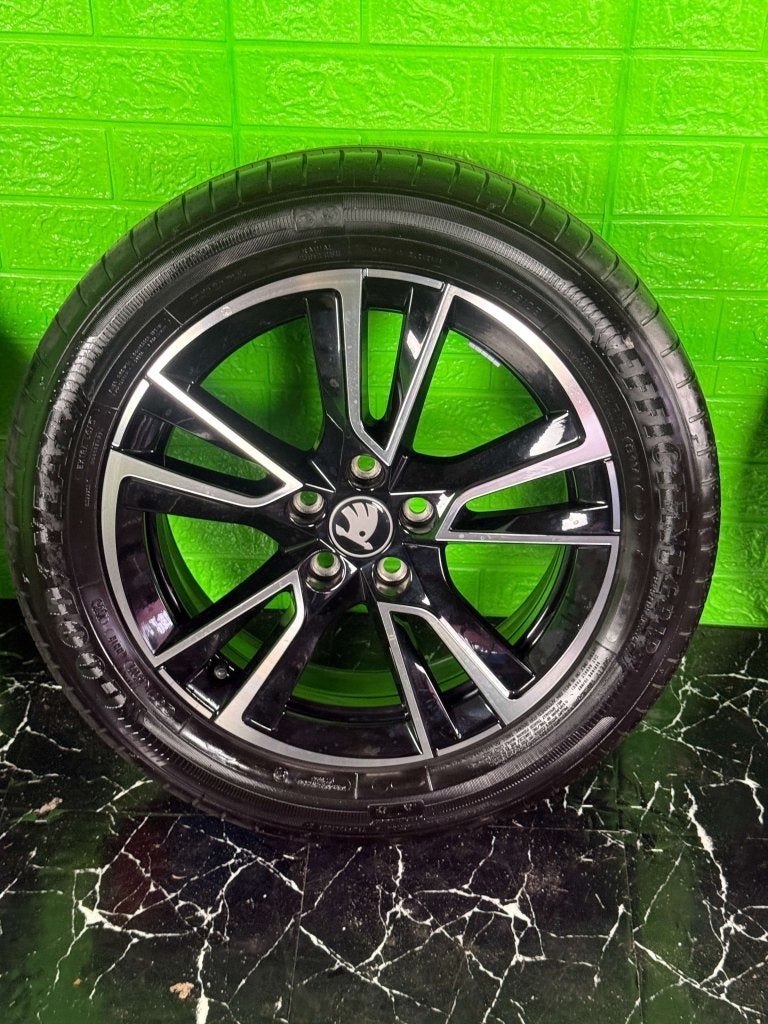 Originele Skoda Fabia velgen 16" 5x100 zomer 7mm! polo ibiza, Niet ingevuld, Gebruikt, 16 inch, Banden en Velgen