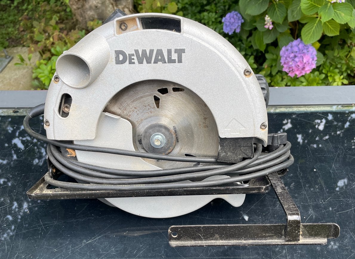 DeWalt handcirkelzaag DW62 - Zo goed als nieuw, Ophalen, Cirkelzaag, 600 tot 1200 watt, Zo goed als nieuw