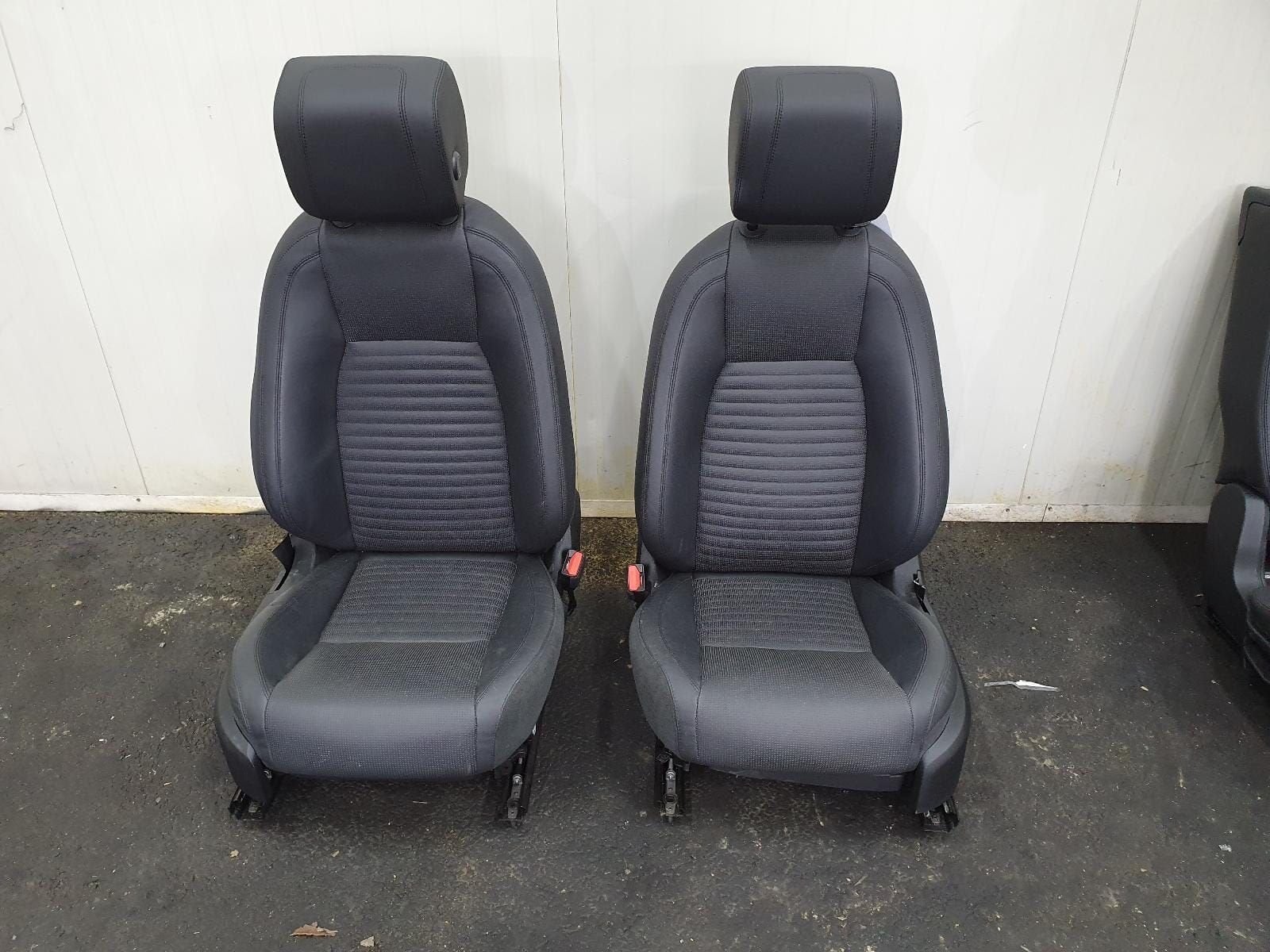 Discovery Sport 2016  interieur 7 zitter engels, Auto-onderdelen, Interieur en Bekleding, Ophalen, -, -, Stiba lid