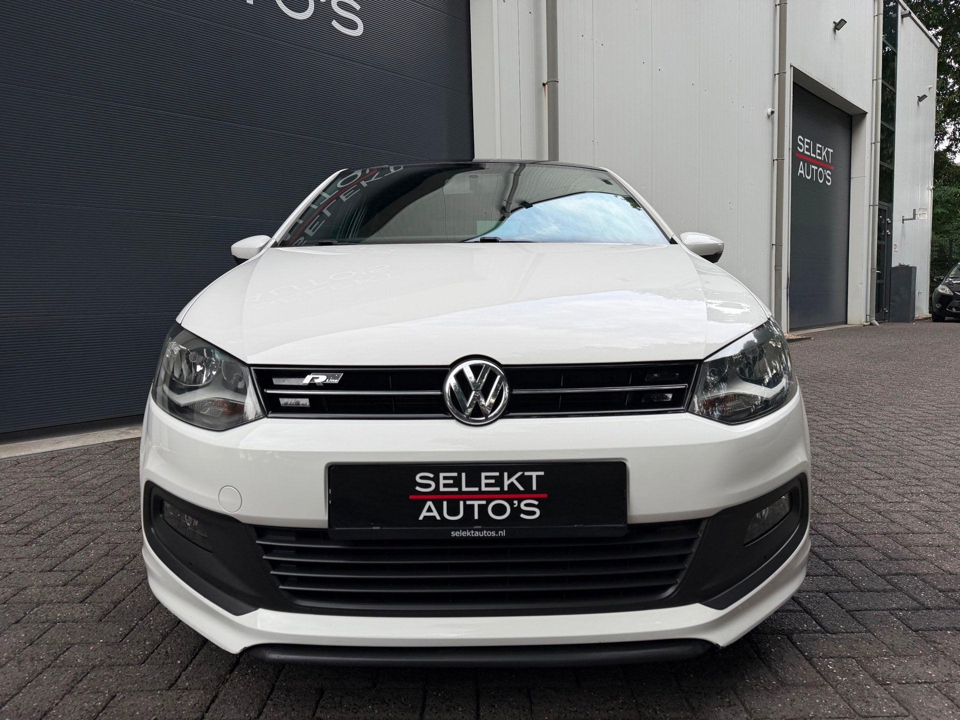 Volkswagen Polo 1.2 TSI 3x R-Line 105 Pk Pano/Cruise/Climate, Voorwielaandrijving, Stof, Gebruikt, Zwart