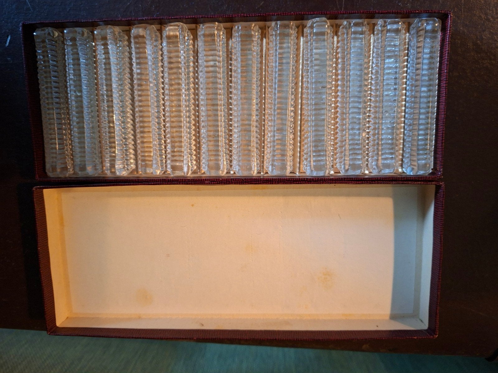 Antieke glazen messenleggers in originele doos, Antiek en Kunst, Ophalen of Verzenden