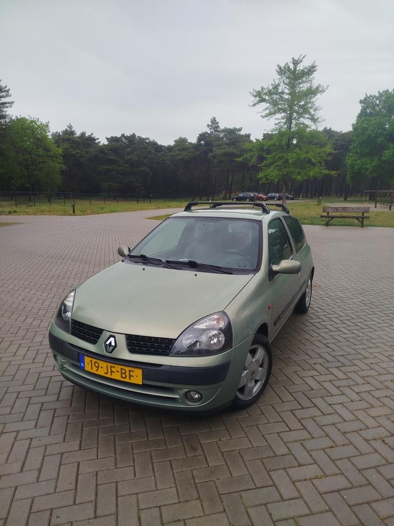 Renault Clio 1.4 16V Expr 3DR AUT 2005 2002 Bruin, Auto's, 40 €/maand, Bruin, 1200 kg, Particulier