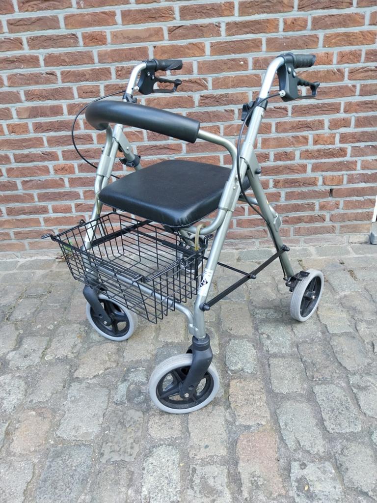 Stevige lichtgewicht rollator, Ophalen, Gebruikt