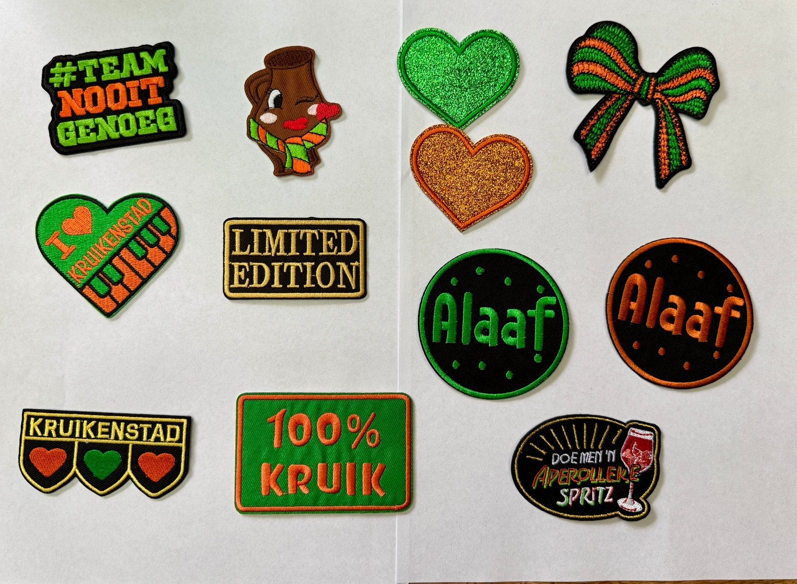 Kruikenstad emblemen Carnaval emblemen Tilburg, Ophalen of Verzenden, Nieuw, Carnaval, Accessoires