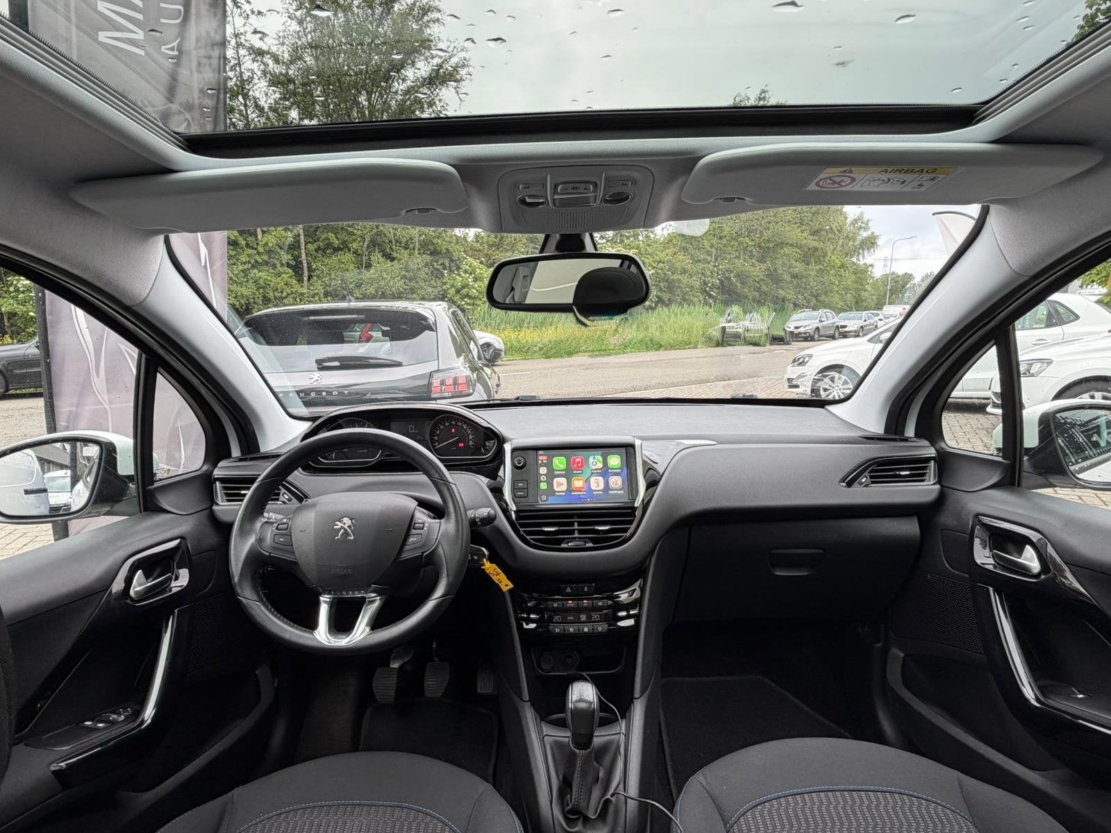 Peugeot 208 1.2 PureTech Signature SKY GLASDAK, 83 pk, Stof, Gebruikt, 1199 cc