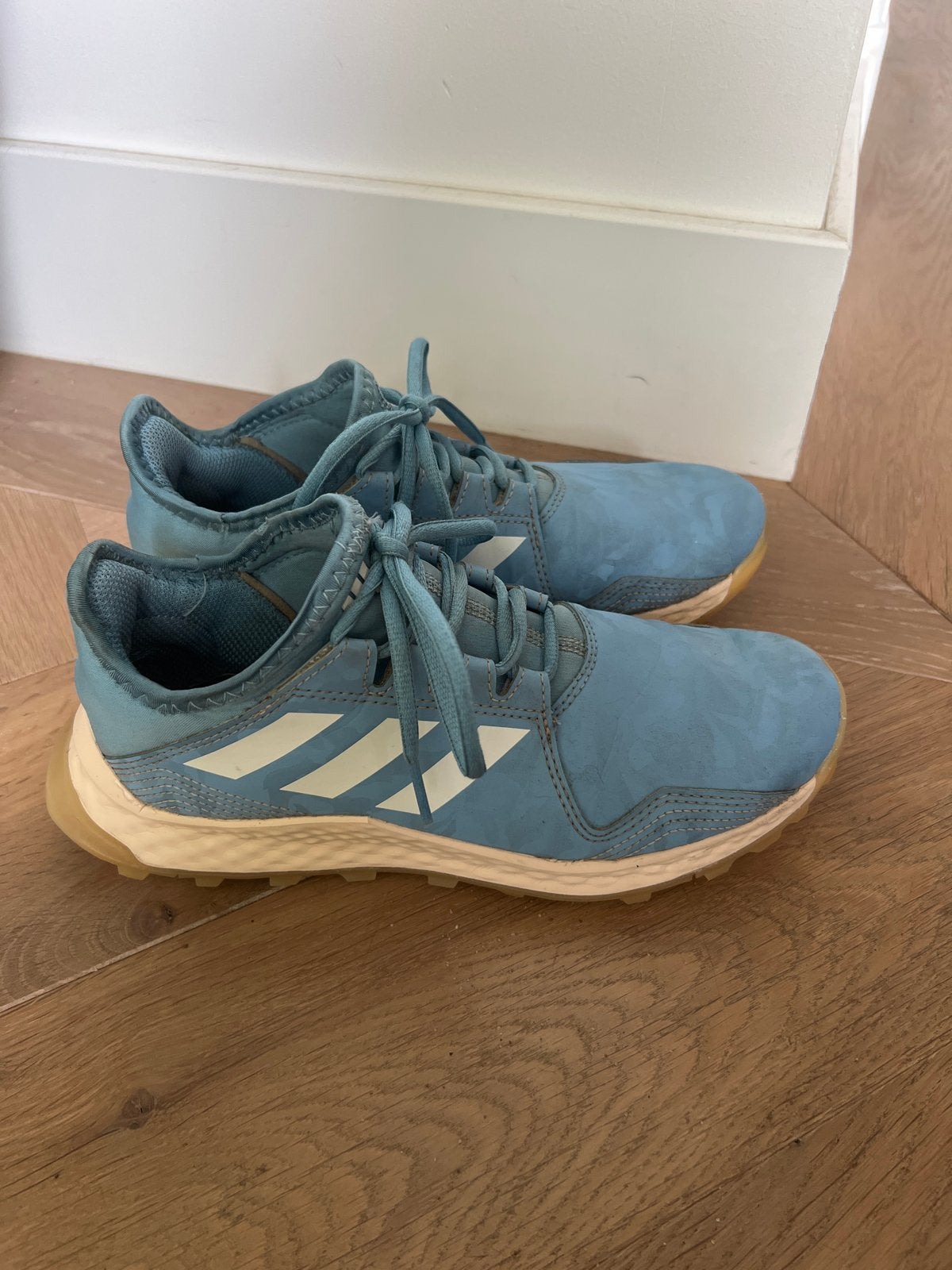 Adidas Youngstar veld hockeyschoenen - Maat 38 2/3, Ophalen of Verzenden, Zo goed als nieuw, Schoenen