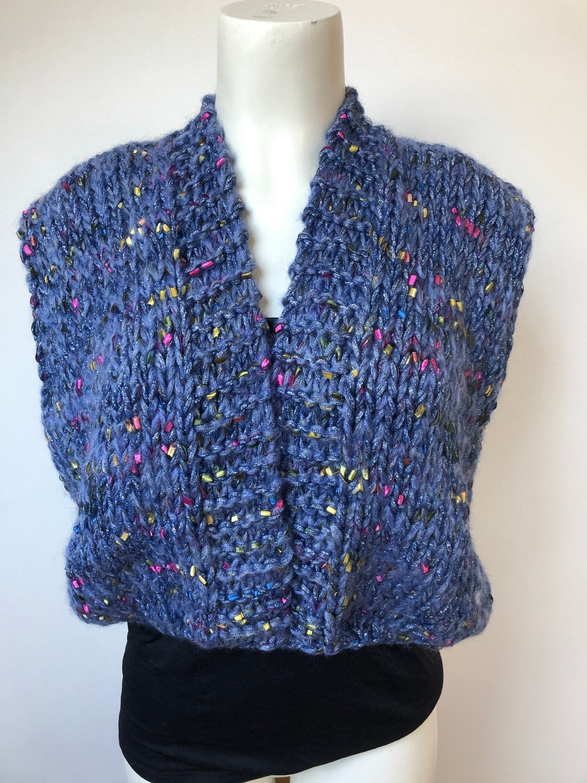 Kiro by kim blauw handgebeid dik mouwloos vest, Blauw, Ophalen of Verzenden, Zo goed als nieuw, X