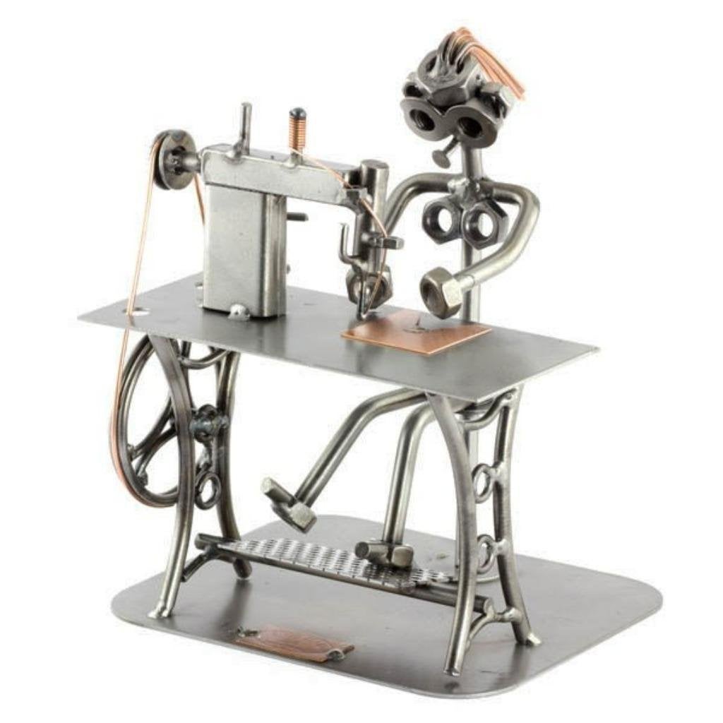 Naaister - naaimachine, naaien, kleding, stoffen, coupeuse, Verzamelen, Beelden en Beeldjes, Nieuw, Overige typen, Ophalen of Verzenden