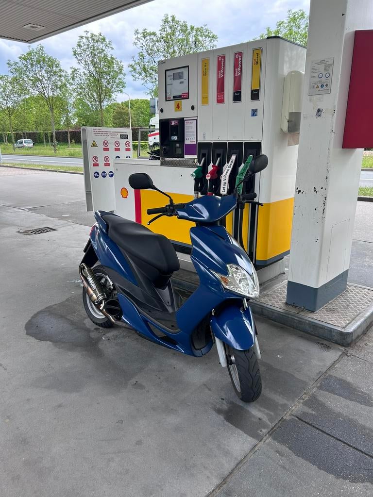 Yamaha Jog R 70cc 2t, Fietsen en Brommers, Scooters | Yamaha, Ophalen, JogR of RR, Tweetakt, Maximaal 45 km/u
