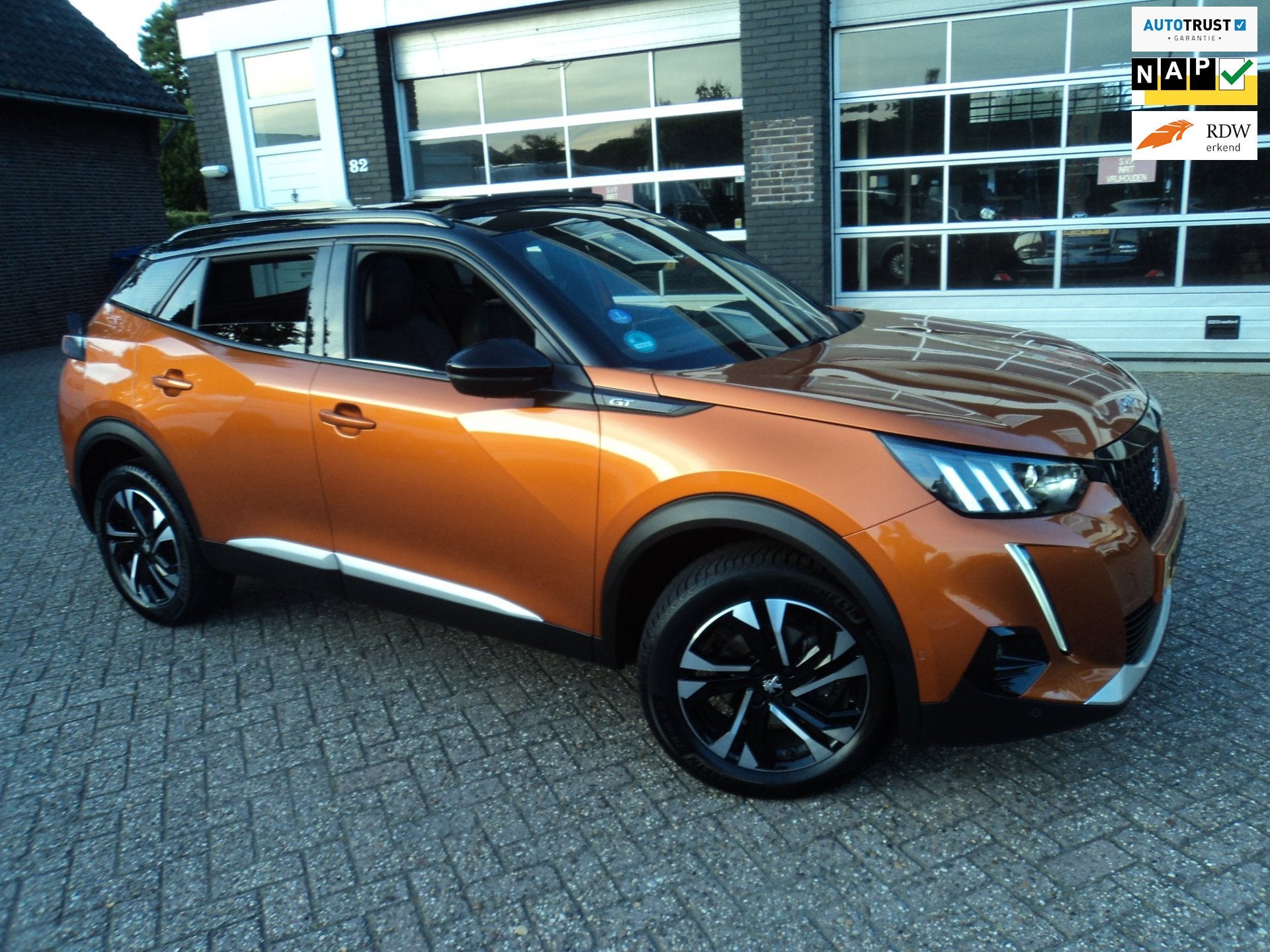 Peugeot 2008 1.2 PureTech 130 GT, Auto's, Peugeot, Gebruikt, Parkeersensor, Leder en Stof, Origineel Nederlands