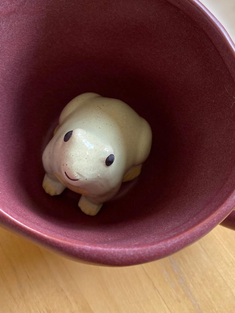 Urban Outfitter peekaboo Beker met kikker & paddenstoelen, Huis en Inrichting, Ophalen of Verzenden, Zo goed als nieuw, Overige stijlen