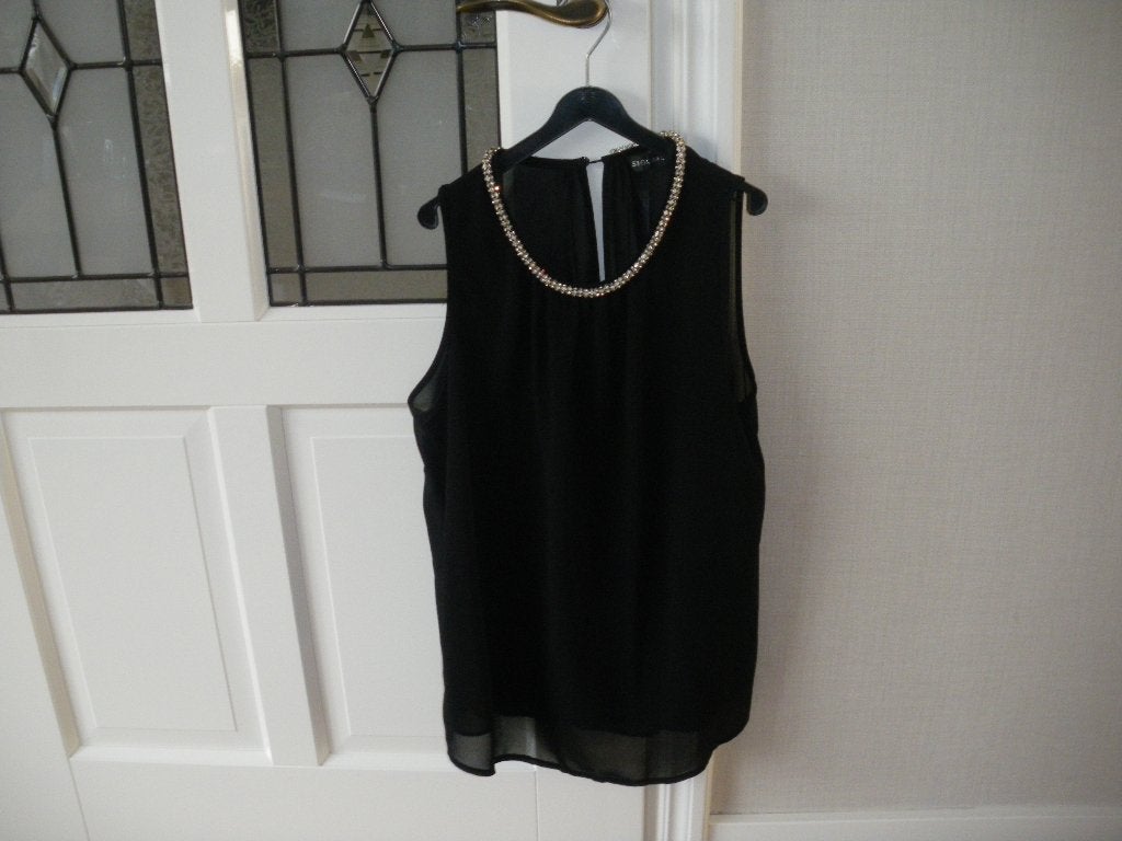 nieuw zwart zomer topje met siersteentjes shk mode mt 40/42, Ophalen of Verzenden, Nieuw, Maat 38/40 (M), Zwart