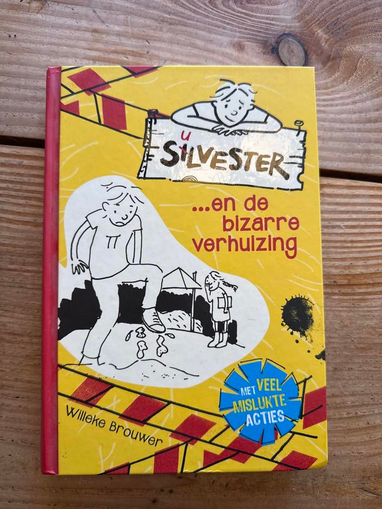 Silvester en de bizarre verhuizing - Willeke Brouwer, Ophalen of Verzenden, Gelezen, Fictie algemeen