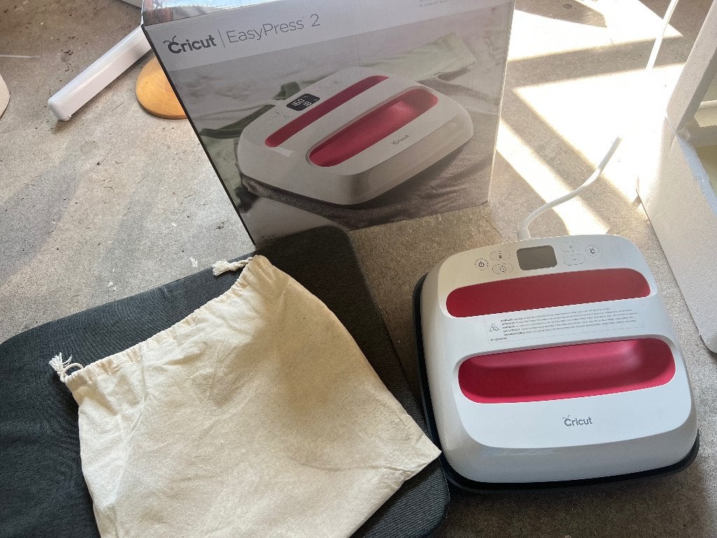 Cricut easypress 2 met doos en grote mat, Hobby en Vrije tijd, Knutselen, Ophalen of Verzenden, Zo goed als nieuw, Gereedschap of Toebehoren