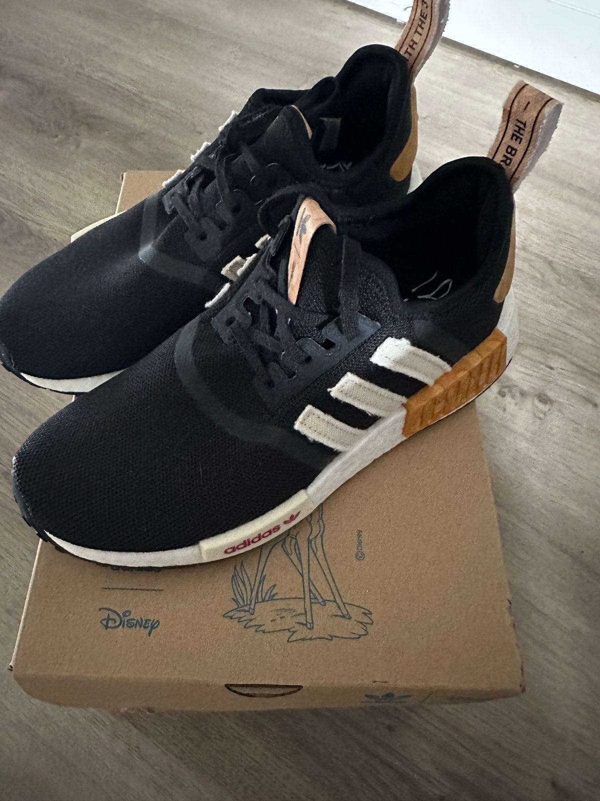 Adidas Originals X Disney Bambi Limited Edition Sneakers, Zwart, Nieuw, Ophalen of Verzenden, Sneakers of Gympen