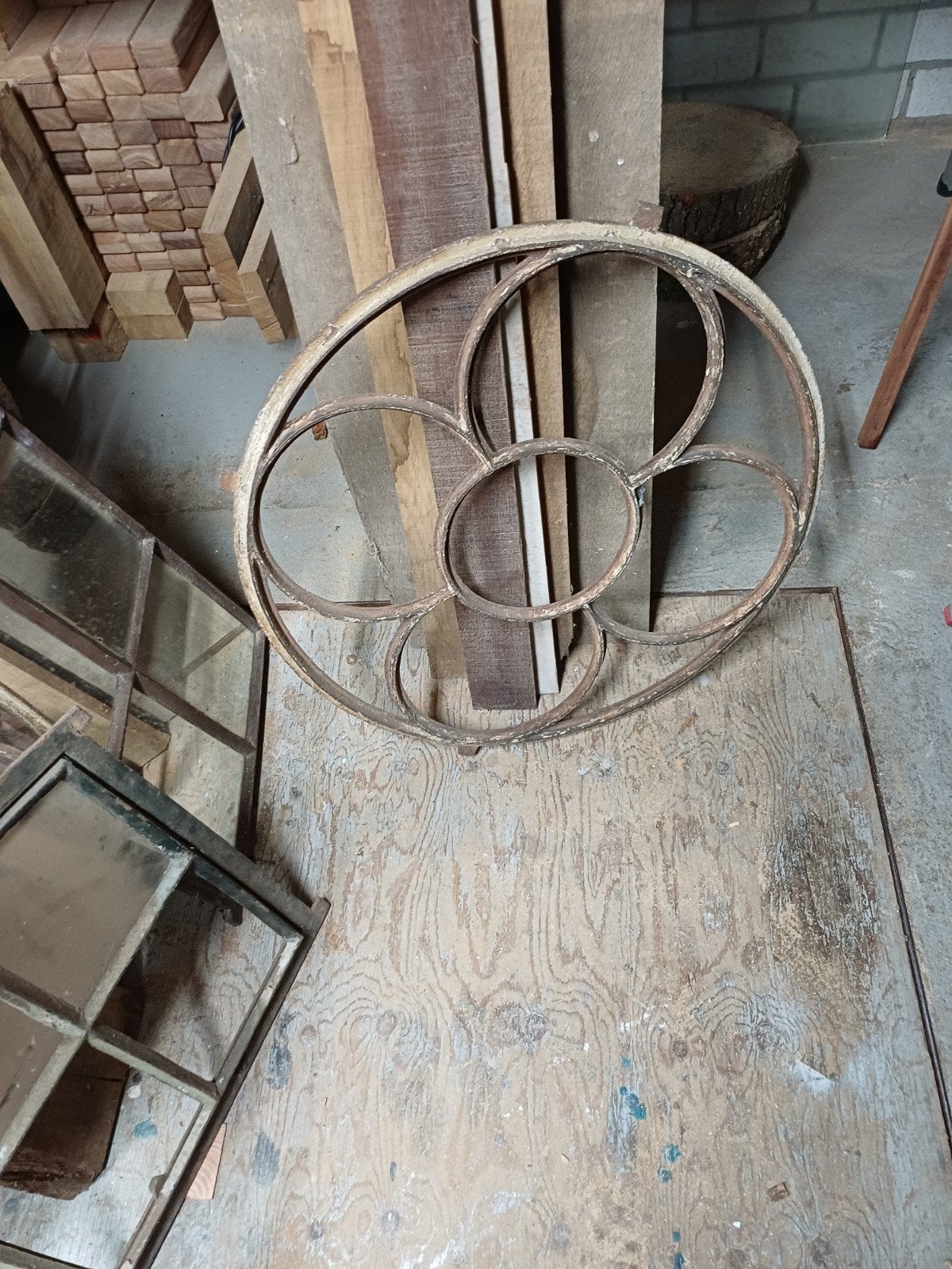 Antieke gietijzeren ramen - uniek en decoratief, Doe-het-zelf en Verbouw, Glas en Ramen, Ophalen, Gevelraam of Ruit, Gebruikt