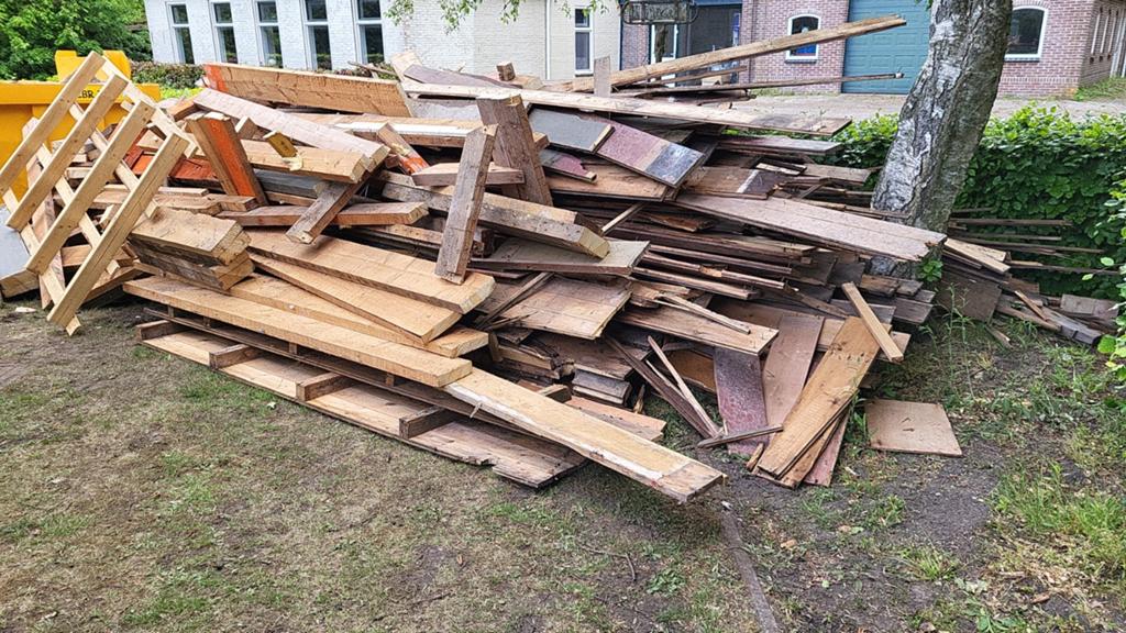GRATIS Grote partij brandhout, Doe-het-zelf en Verbouw, Ophalen, 50 mm of meer, Pallet, Minder dan 200 cm