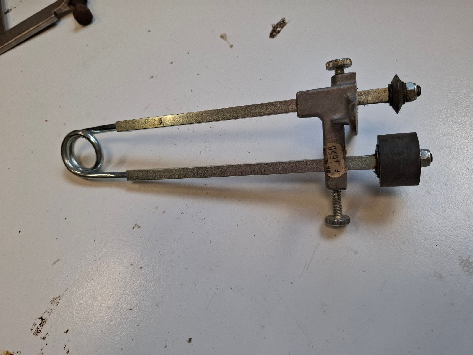 Gebruikte tegelsnijder - Handig gereedschap voor tegelwerk, Ophalen of Verzenden, Gebruikt, Snijgereedschap