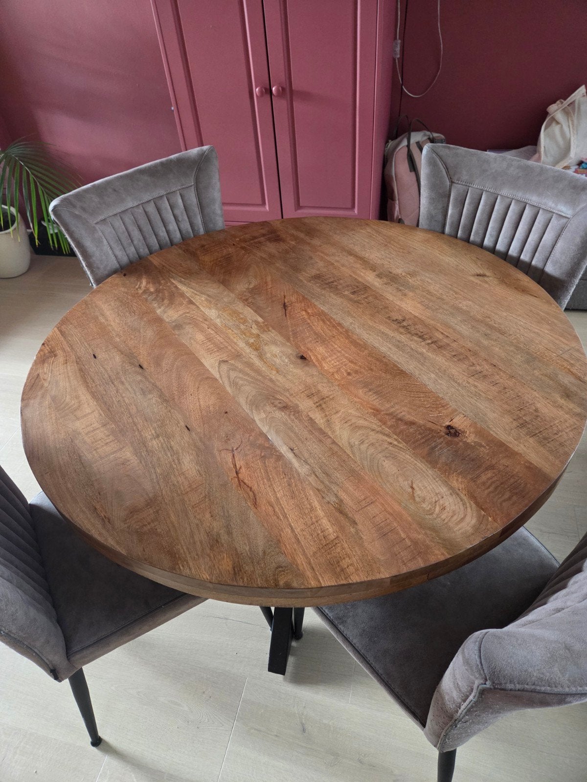 Ronde eettafel mango hout, spinnenpoot, 120 cm, Rond, Zo goed als nieuw, Vier personen, Ophalen