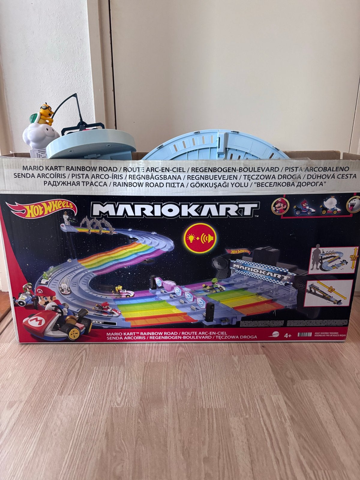 Hot Wheels Mario Kart Rainbow Road Racebaan, Kinderen en Baby's, Ophalen, Racebaan, Zo goed als nieuw, Met looping