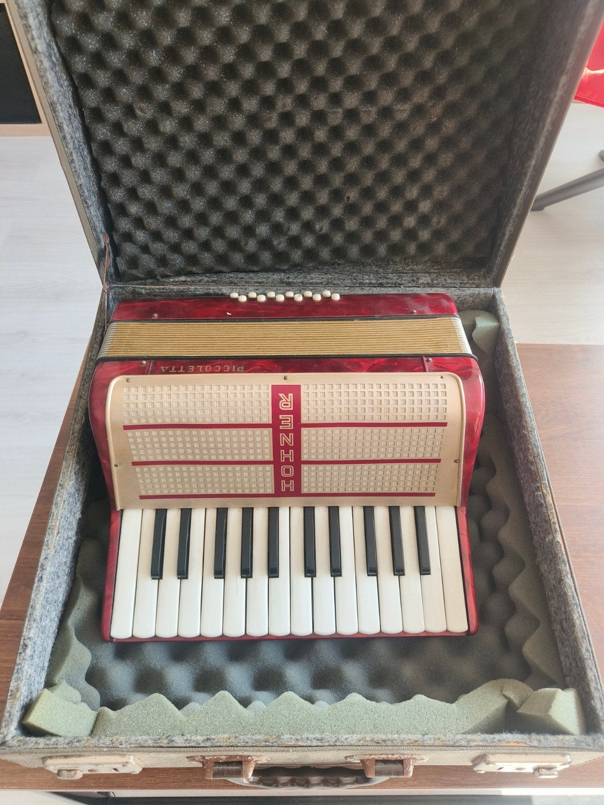 Hohner Piccoletta 12 bas  met koffer en riemen, Muziek en Instrumenten, Accordeons, Ophalen, Gebruikt, Overige formaten, Met koffer